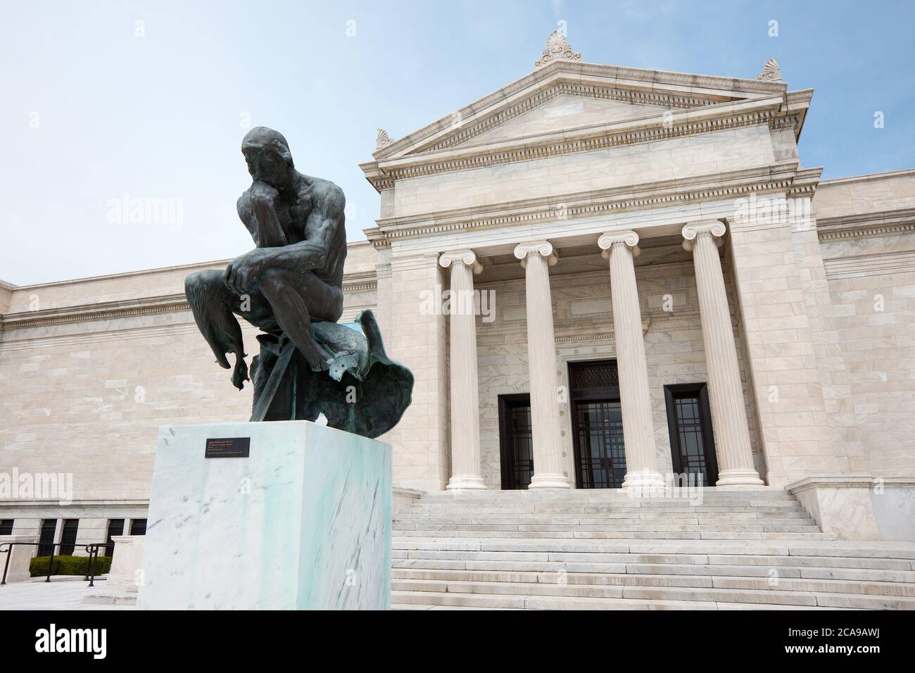 Cleveland, Ohio, Estados Unidos - Auguste Rodin Estatua frente al Museo de Arte de Cleveland Foto de stock