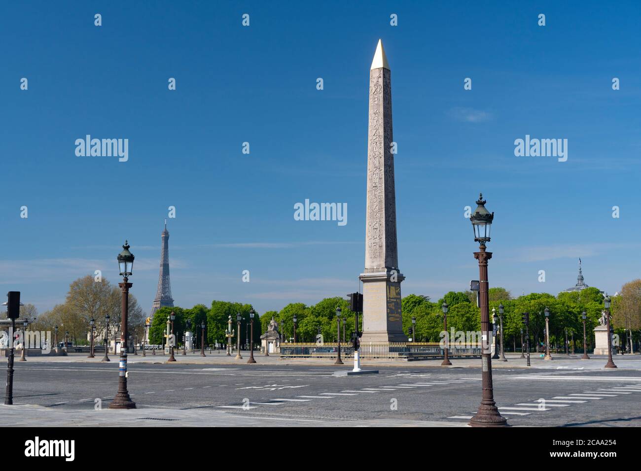Place de la Concorde de la plaza de la Concordia es una de las principales plazas públicas en París, Francia Foto de stock