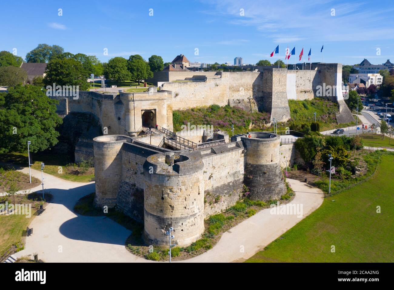 Castillo de Caen - 1060, Guillermo de Normandía estableció una nueva casa de pueblo en Caen. Castillo Chateau de Caen en la ciudad normanda de Caen en el Calvados salida Foto de stock
