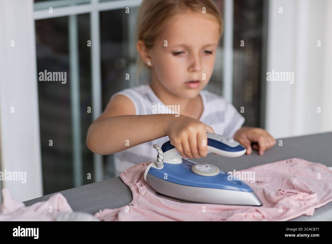 Planchado De Pelo Fotos e Imágenes de stock - Página 8 - Alamy