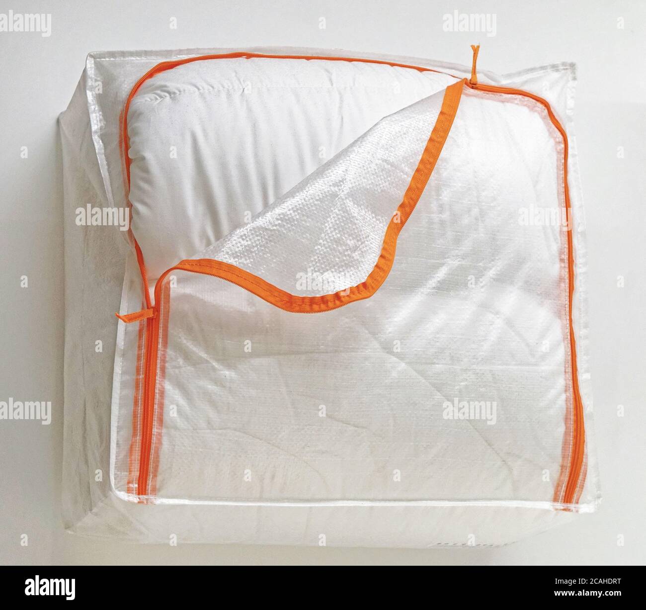 Una bolsa grande para guardar el edredón de la ropa de cama Fotografía de  stock - Alamy