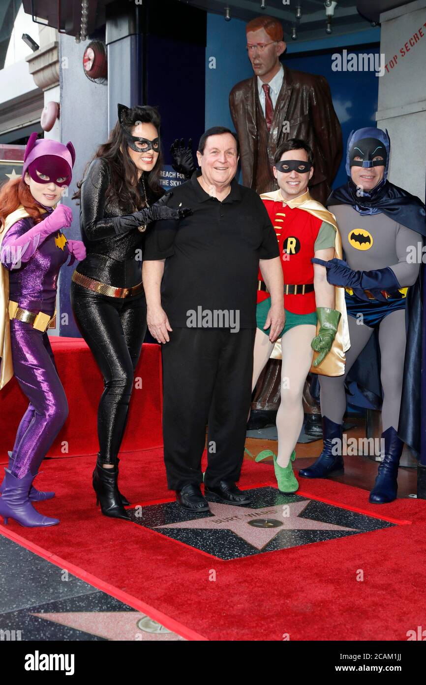 LOS ÁNGELES - 9 DE ENERO: Riddler, Catwoman, Burt Ward, Robin, Batman en la  ceremonia de las estrellas de Burt Ward en el Paseo de la Fama de Hollywood  el 9 DE