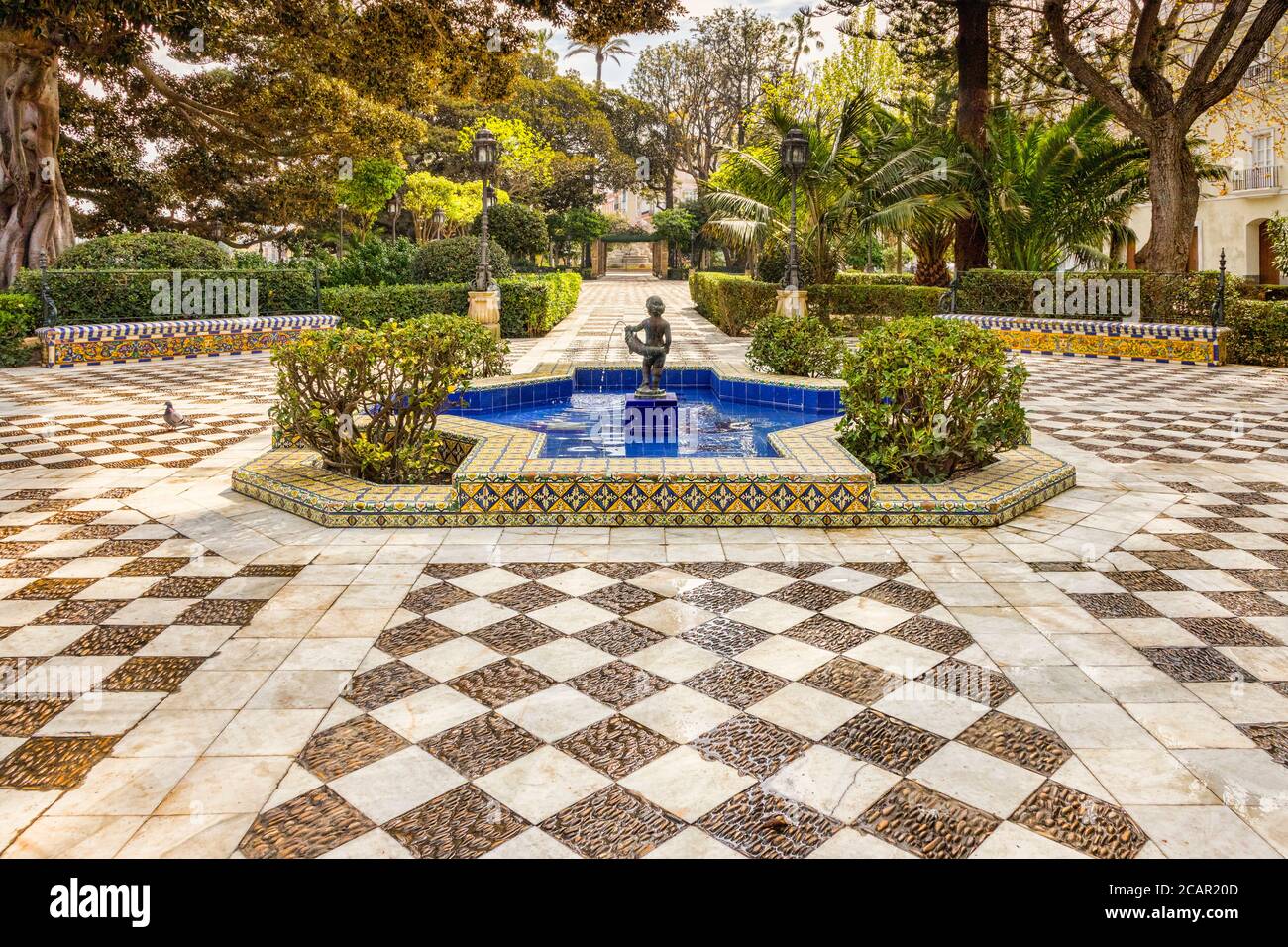 Fuente en los Jardines Alameda Apodaca Cádiz, España Foto de stock