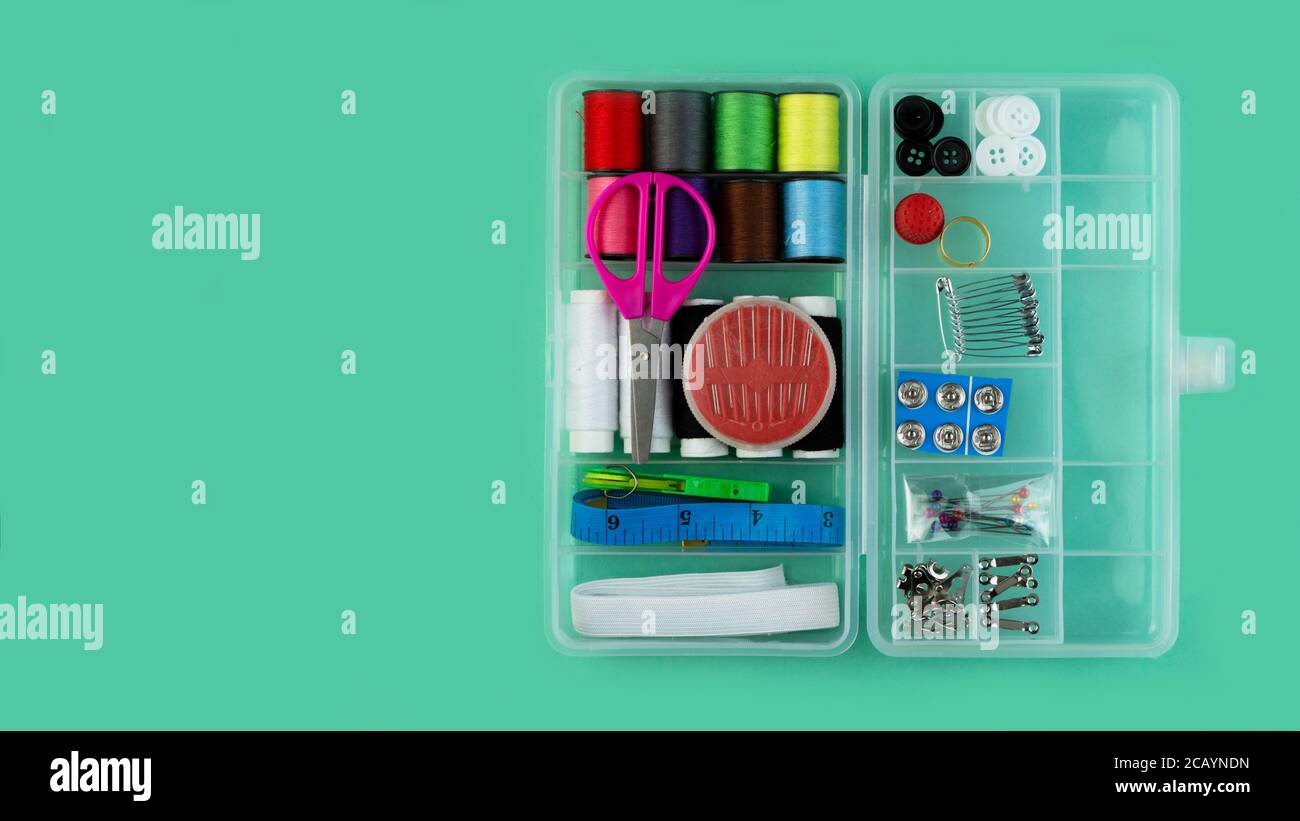 Caja con el mejor kit de herramientas definitivo para tu taller de costura  - Victorino
