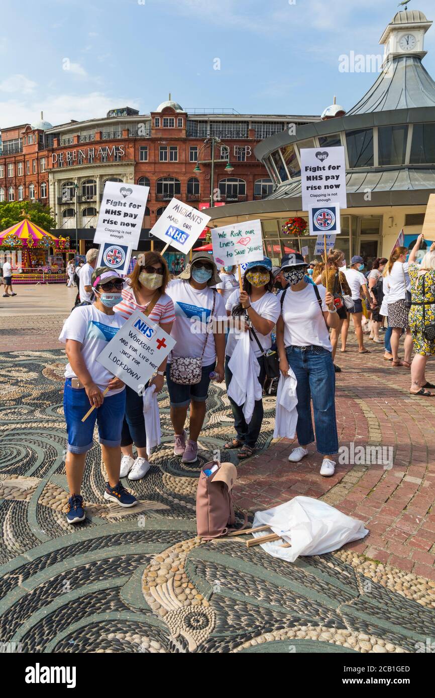 Los trabajadores de Dorset NHS dicen "no" a la desigualdad del sector público protesta pacífica en Bournemouth, Dorset Reino Unido en agosto Foto de stock