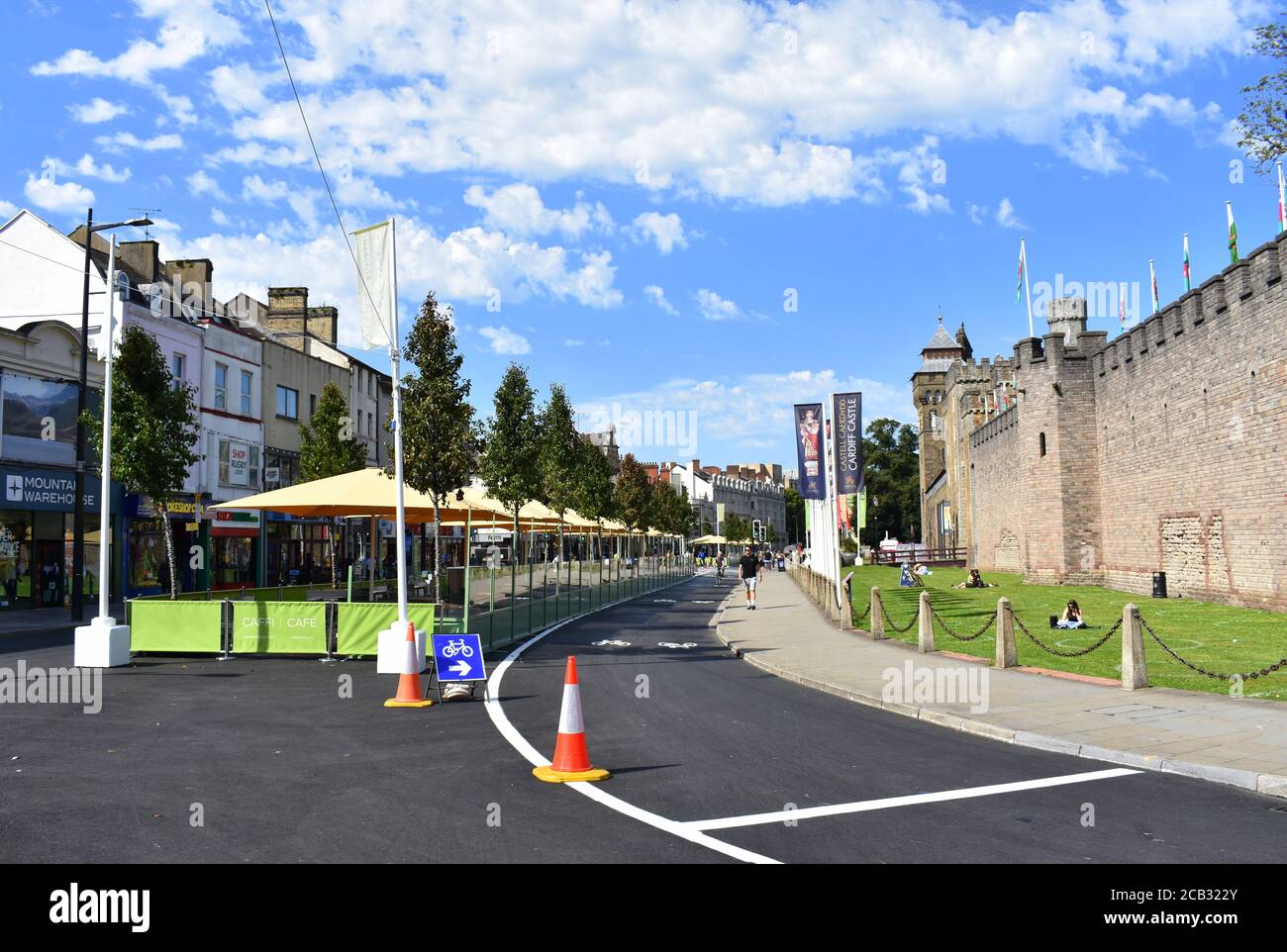 Cardiff Castle Street al aire libre comedor, Cardiff, Gales Foto de stock