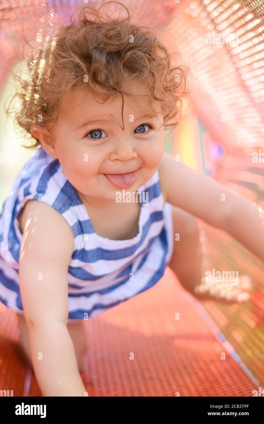 Retrato · pelo · rizado · bebé · sonrisa - foto stock © igabriela  (#2521925)