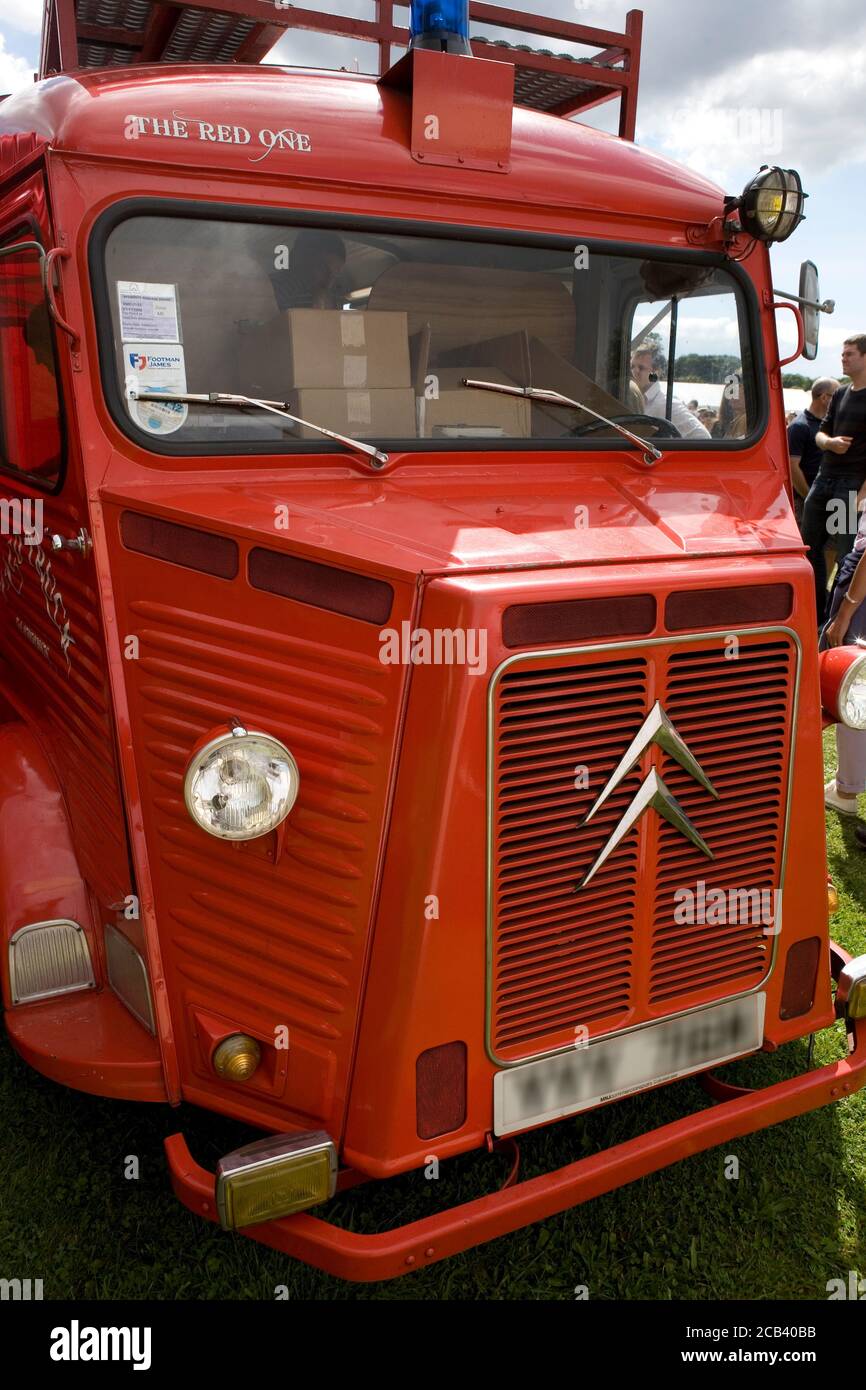 Classic Citroen H van en el Chili Fiesta, West Dean, West Sussex, Inglaterra, Reino Unido Foto de stock
