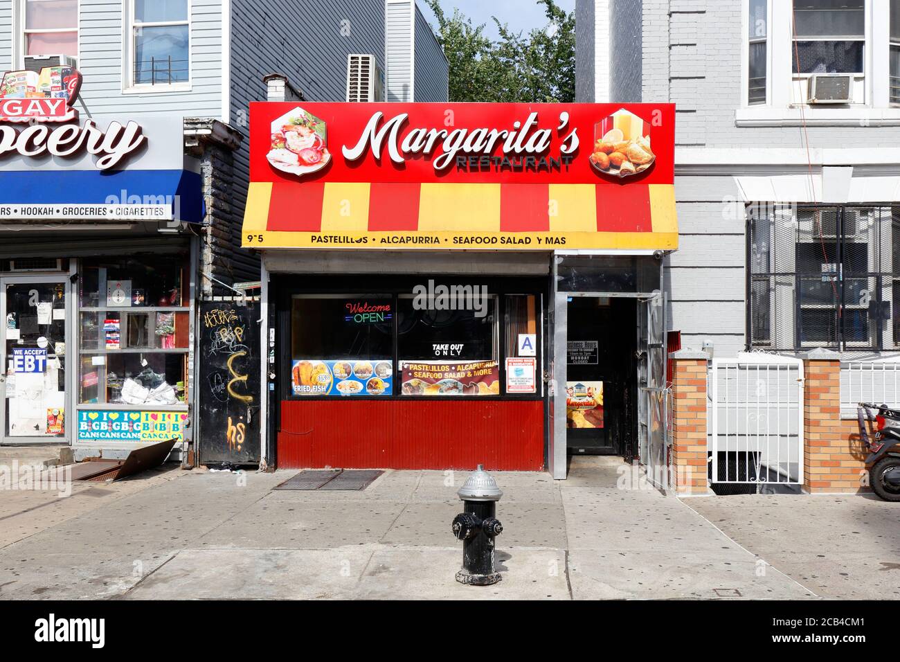Margarita's, 915 Avenue Saint John, Bronx, Nueva York. Foto del escaparate de Nueva York de un restaurante puertorriqueño en el barrio de Longwood. Foto de stock