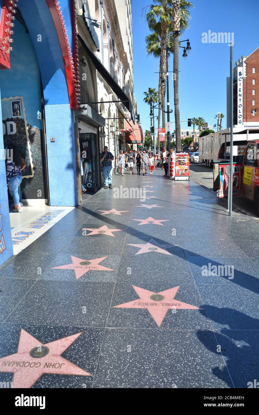 LOS ANGELES, CA, USA - 27 DE MARZO de 2018 : el Paseo de la Fama de Hollywood es una estrella en los Angeles. Foto de stock
