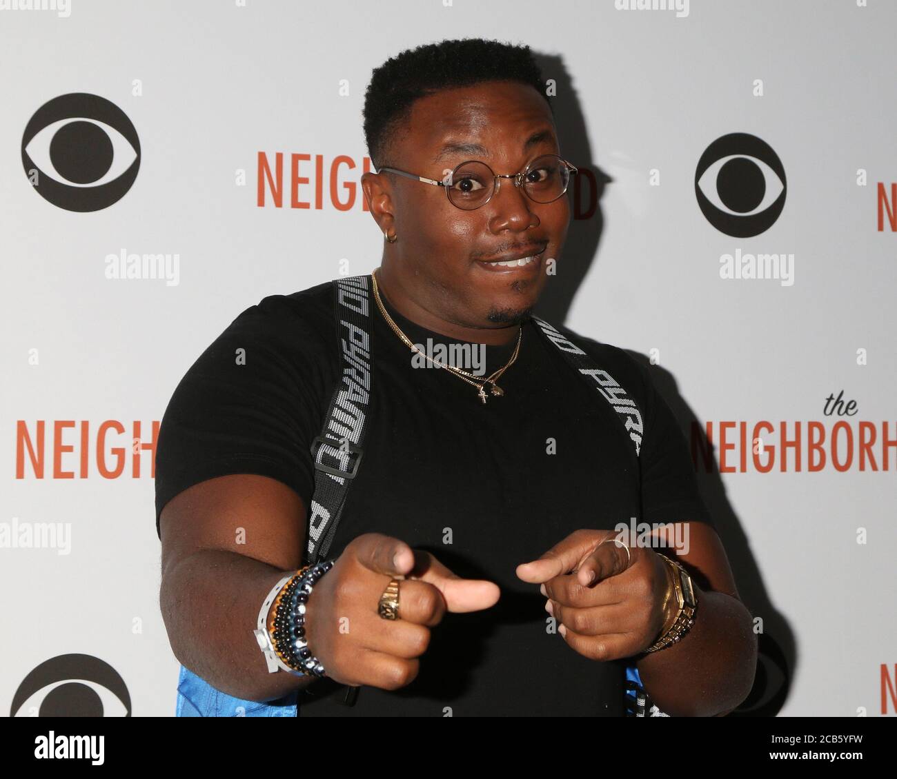 El barrio celebra la bienvenida fotografías e imágenes de alta