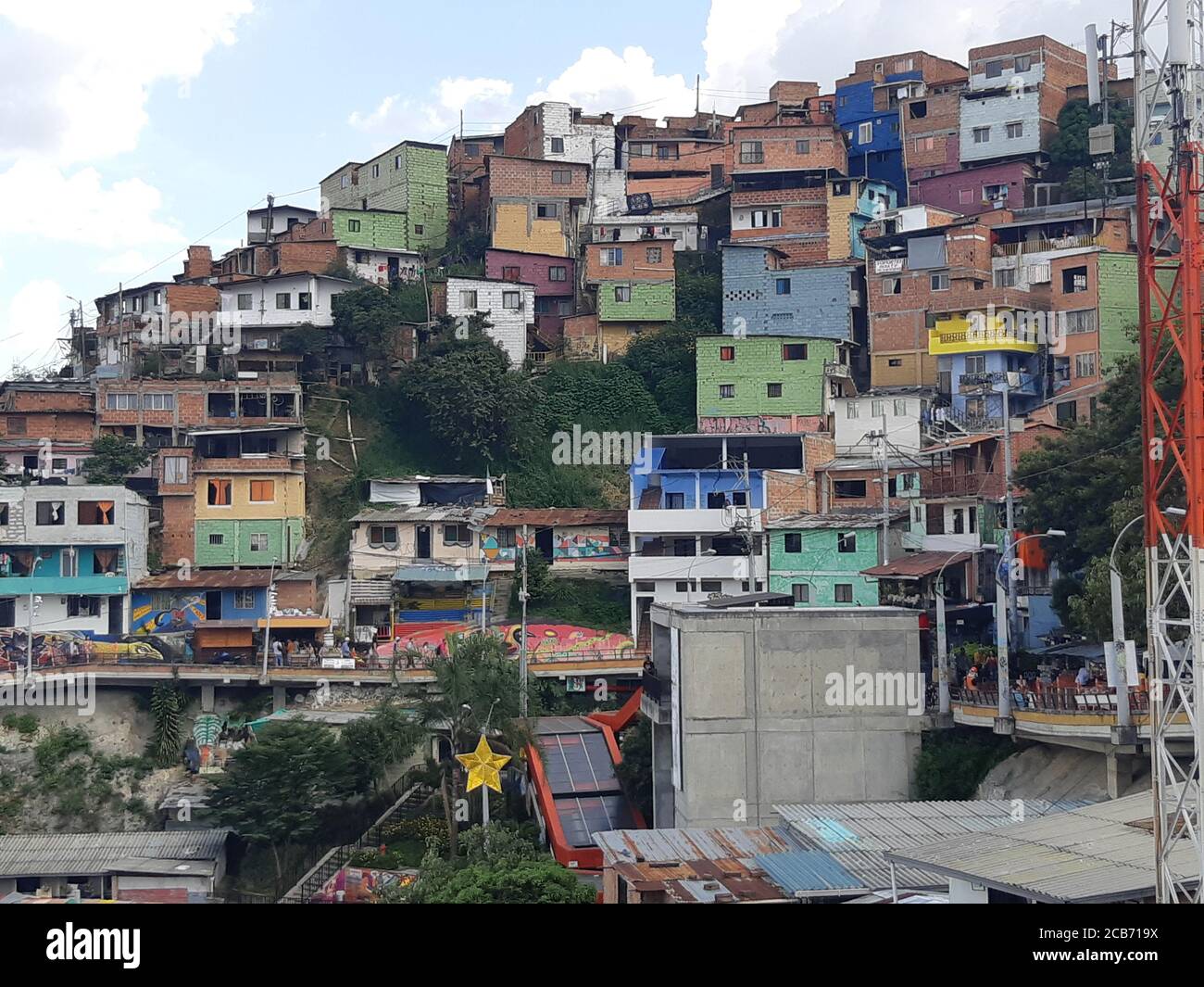 Comuna 13 Medellin Colombia Fotos E Imágenes De Stock Alamy