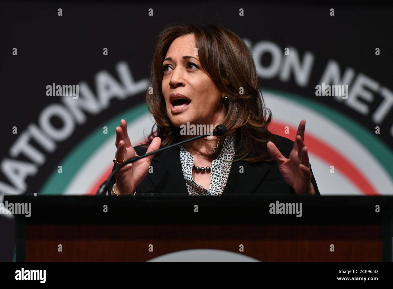 Kamala Harris (D-CA), candidata presidencial democrática, habla en la convención anual de la Red Nacional de Acción, el 5 de abril de 2019 en Nueva York Foto de stock