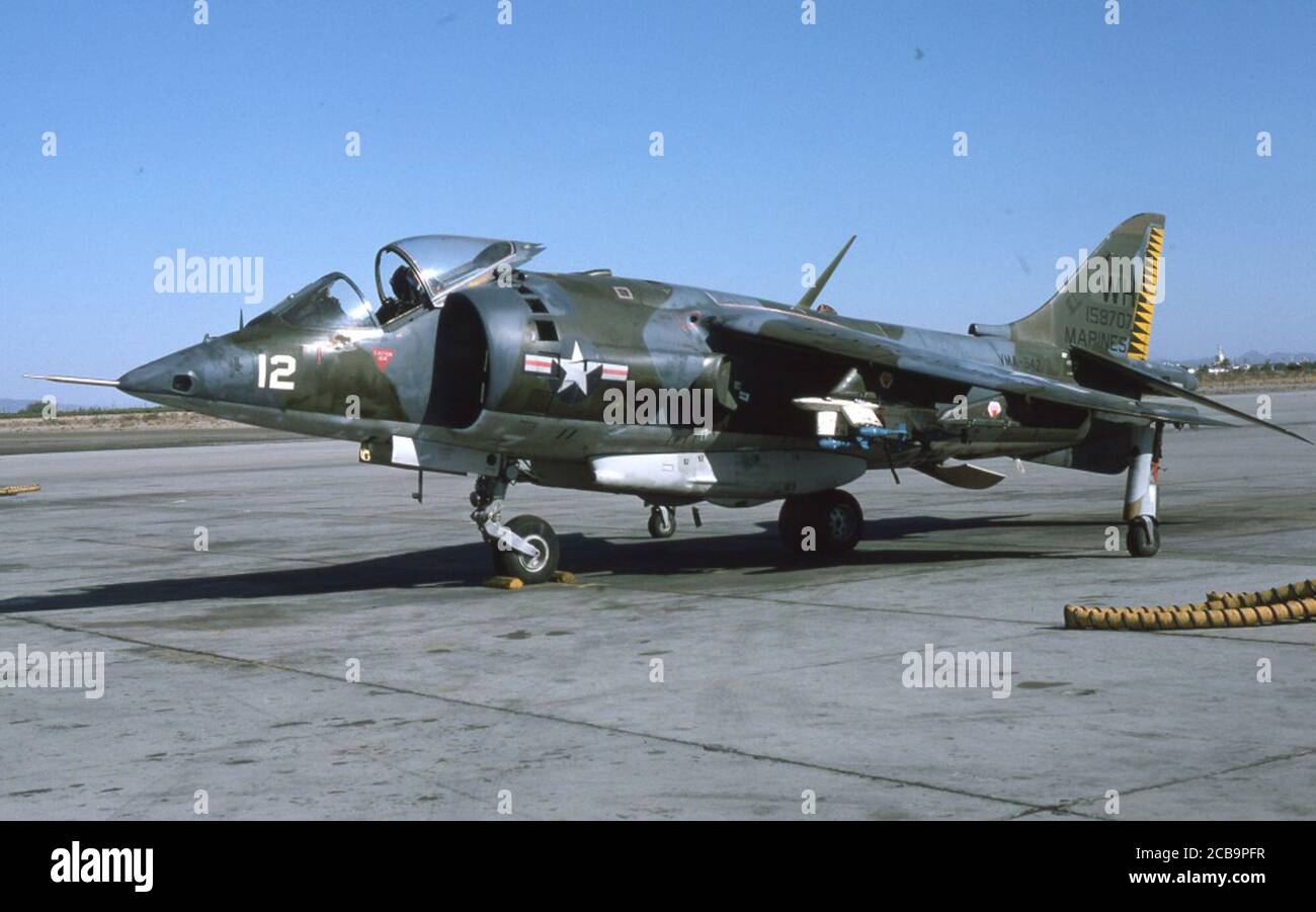McDonnell AV-8A 158707 VMA-542 WH12 MCAS Yuma 28Jan75 [PBL via RJF] . Foto de stock