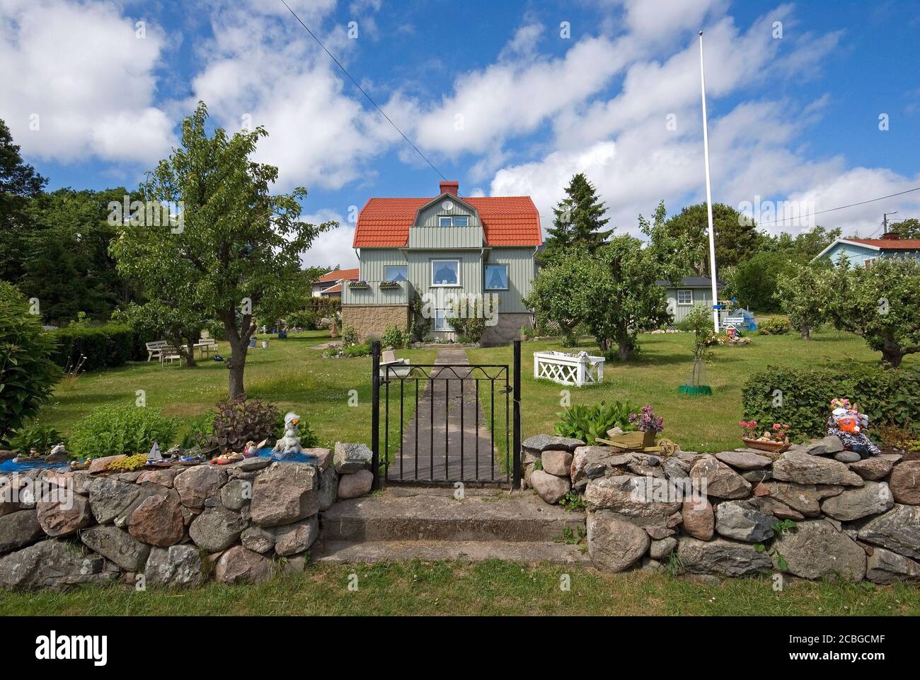 Casa de campo en la isla de Styrso, archipiélago de Gotemburgo, Suecia Foto de stock