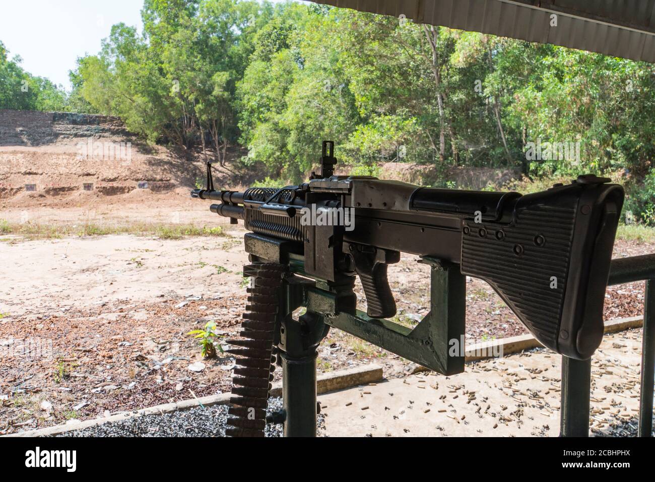Gun range cu chi tunnels vietnam fotografías e imágenes de alta