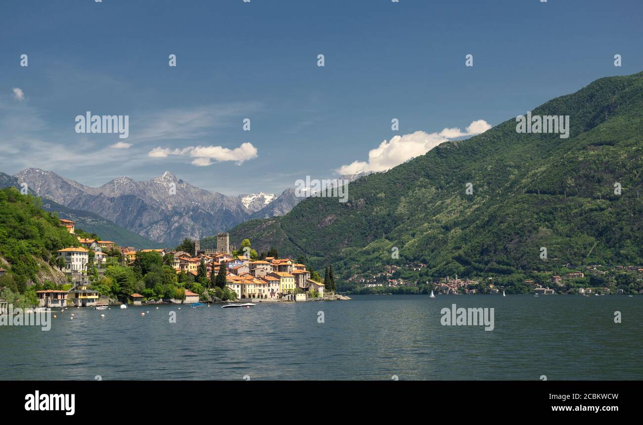 Santa Maria Rezzonico en el Lago como, Italia Foto de stock