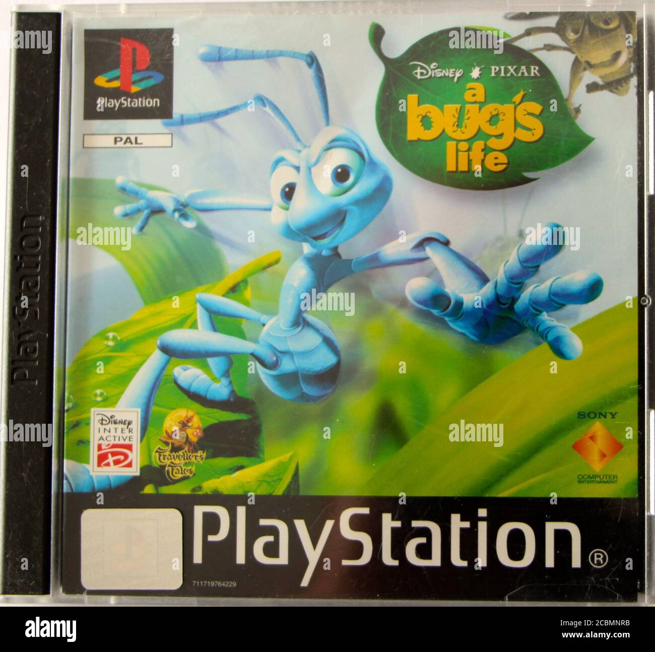 Foto de una caja original de CD de PlayStation 1 y portada para una vida de insectos de Disney Pixar Foto de stock