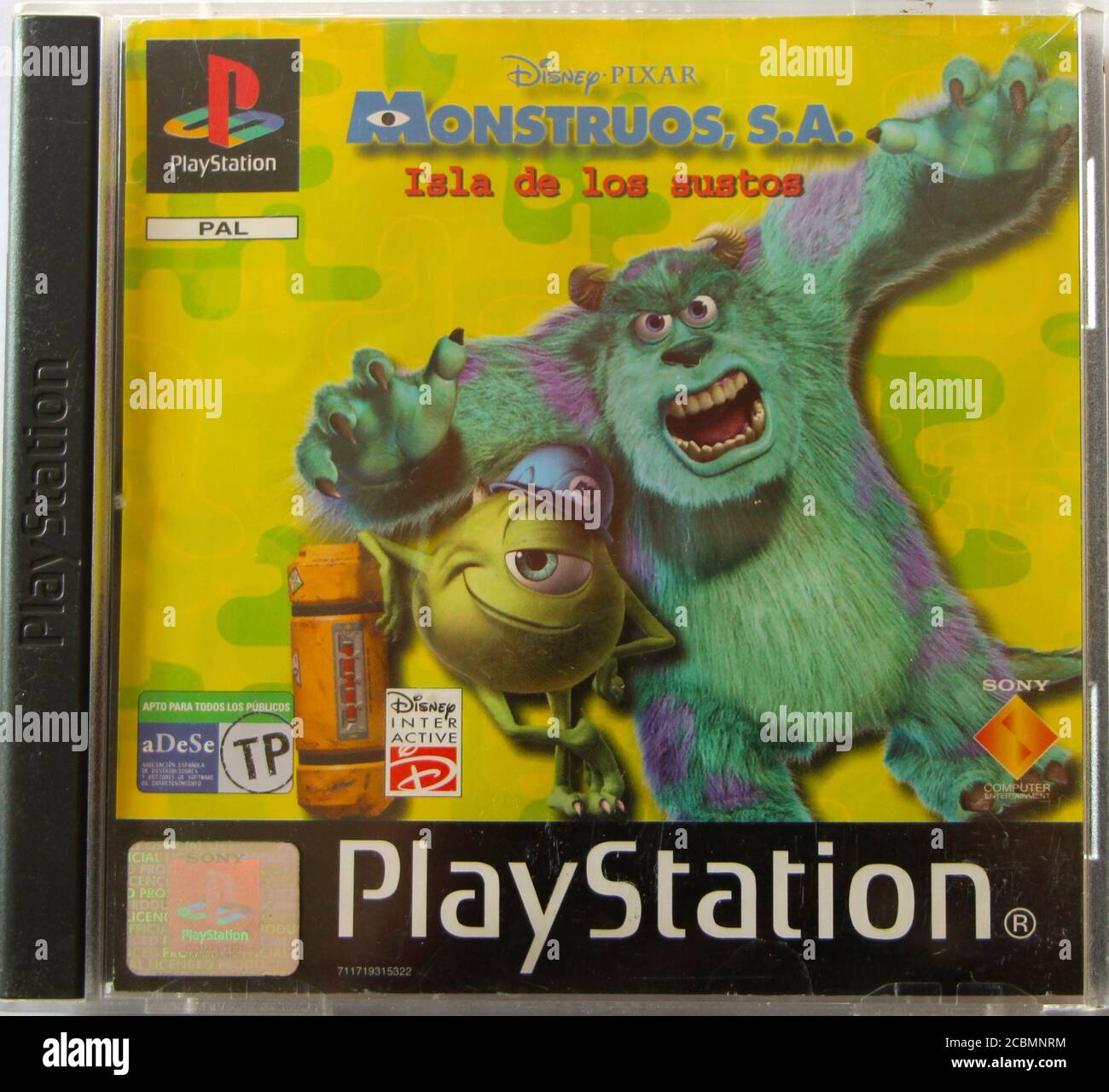 Foto de una caja original de CD de PlayStation 1 y portada para el juego Monsters Inc Versión en español Isla de las estrellas o Isla de las estrellas Foto de stock