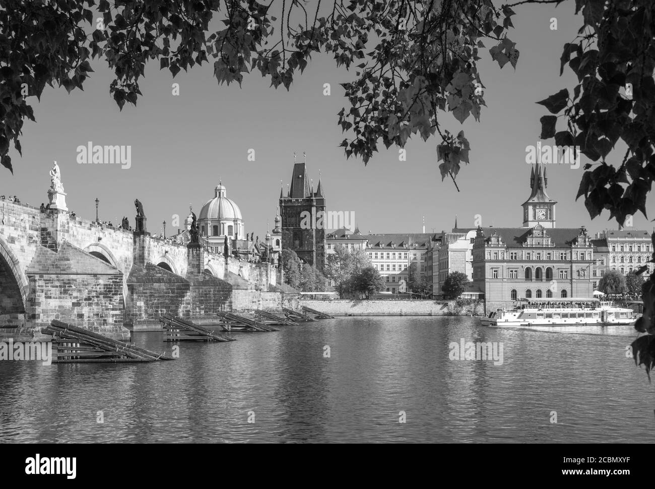 Praga, República Checa - Octubre 13, 2018: El panorama de Charles novia desde el oeste. Foto de stock