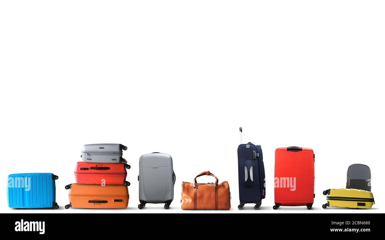 Grandes maletas turísticas multicolor están en una fila Fotografía de stock  - Alamy