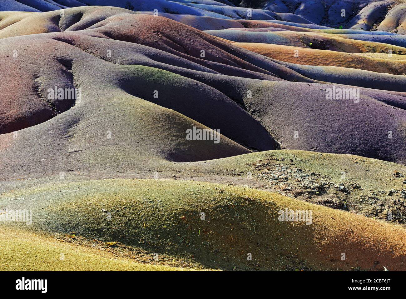 Vista principal de la isla Mauricio. Inusual formación volcánica siete tierras de colores en Chamarel. Foto de stock