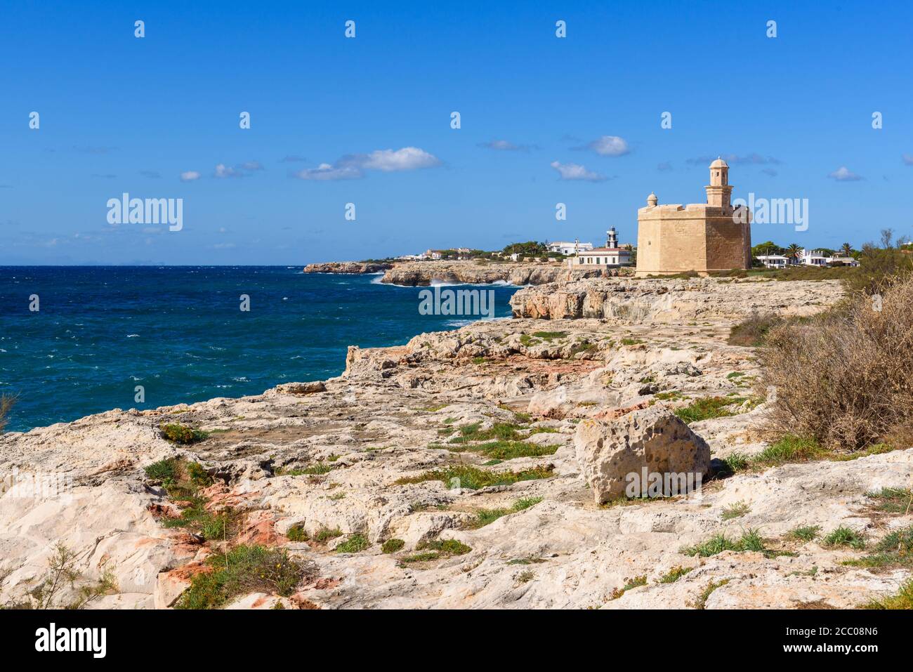La costa oeste de Menorca, una de las Islas Baleares españolas. Foto de stock