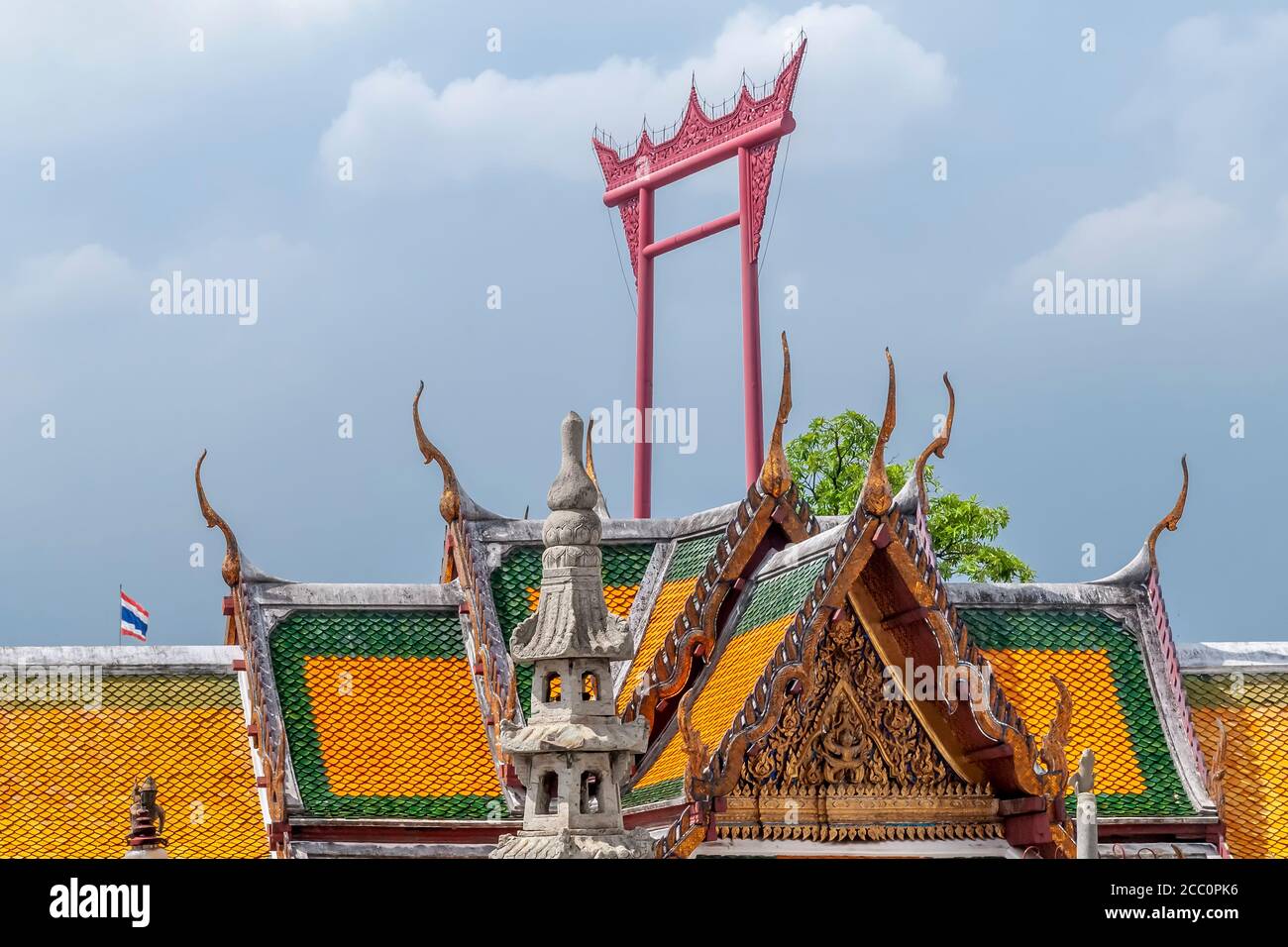 Hermoso detalle del templo budista de Sao Chingcha, el templo de Giant Swing, una estructura religiosa en el subdistrito de Sao Chingcha, distrito de Phra Nakhon, Foto de stock