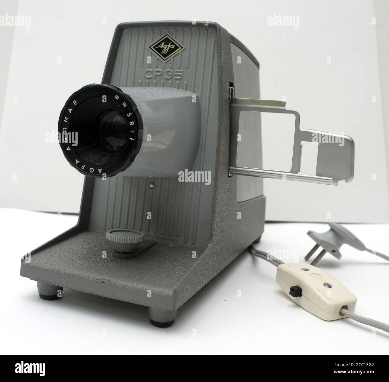 Viejo Agfa CP 35 diapositivas proyector para 35mm, diapositivas de visualización (220v) fotografía, coleccionar, decoración, diapositivas, Fotografía de stock - Alamy