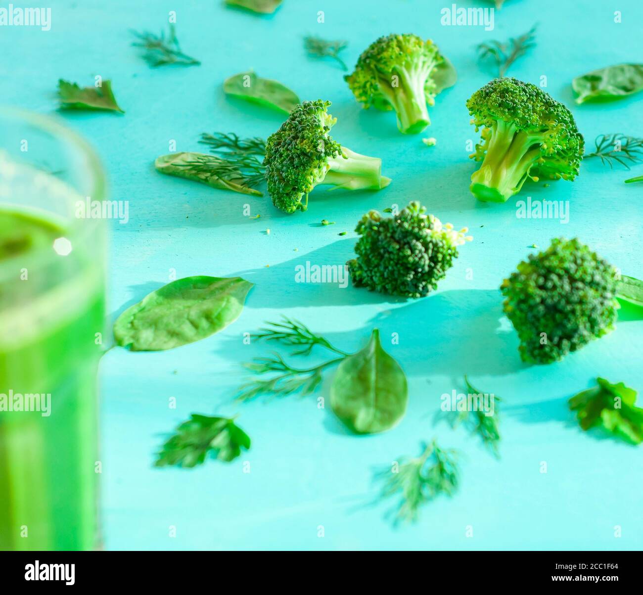 patrón de brócoli, espinacas, hinojo, vegetariano, concepto de alimentación saludable Foto de stock