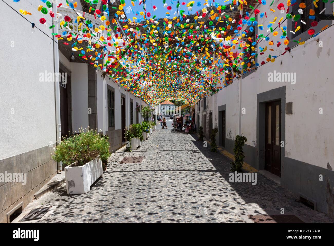 Calles decoradas fotografías e imágenes de alta resolución - Alamy