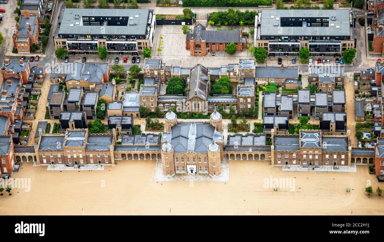 Vista aérea horizontal del edificio de la Real Academia Militar en Woolwich, Londres. Foto de stock