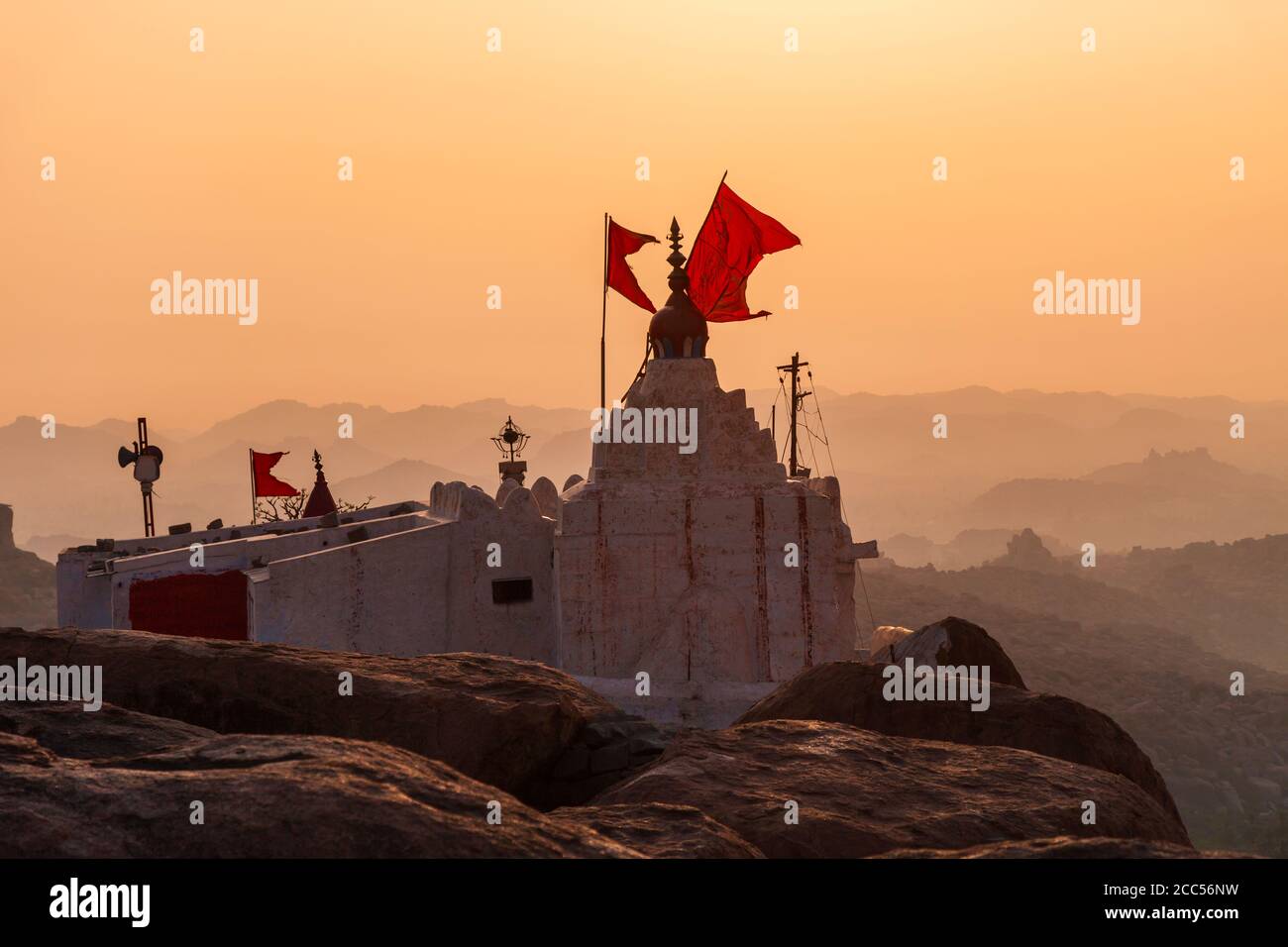 Anjana Mata templo en la colina en Hampi Anjaneya en India Foto de stock