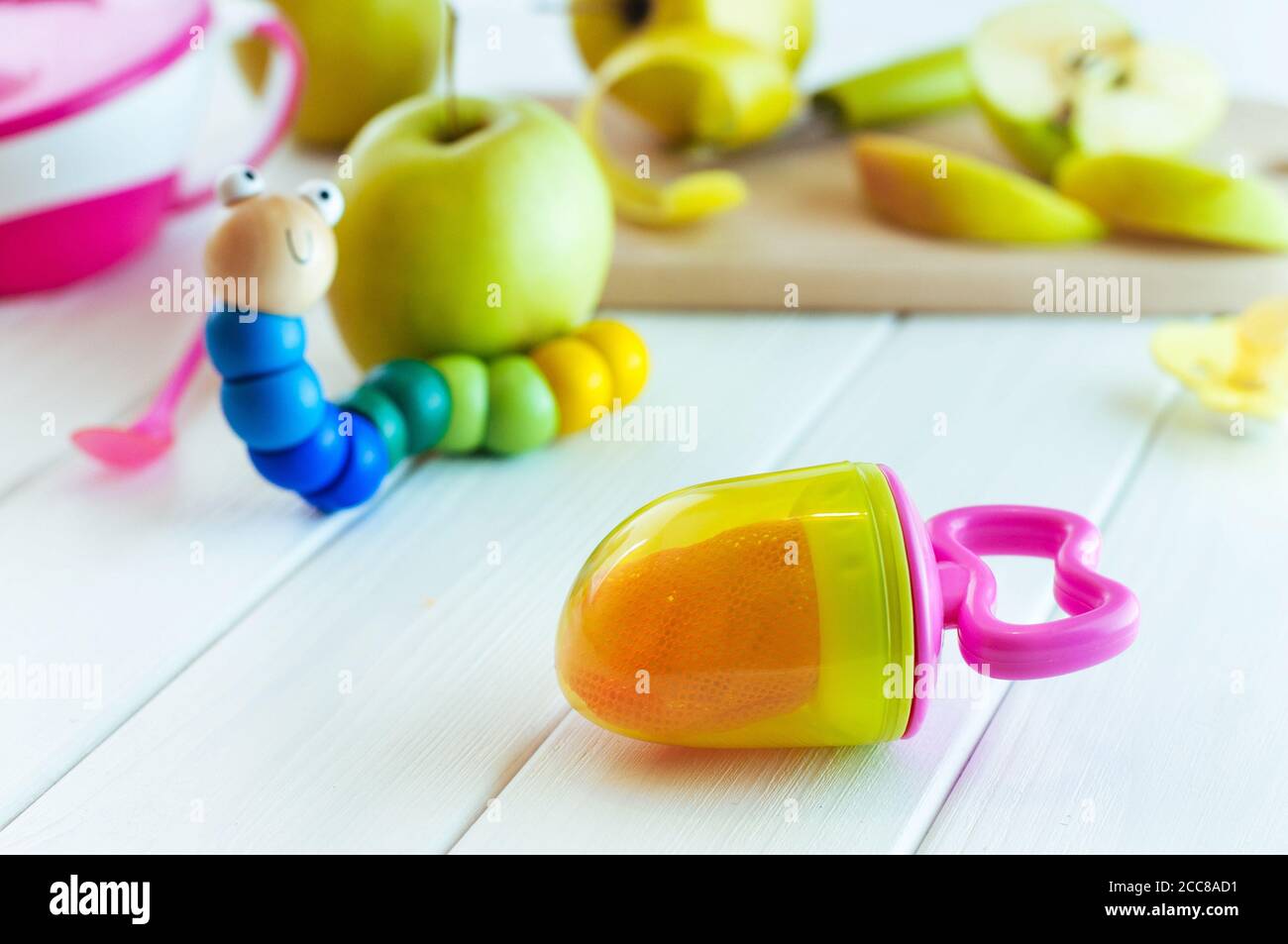 Manzana de juguete fotografías e imágenes de alta resolución Alamy