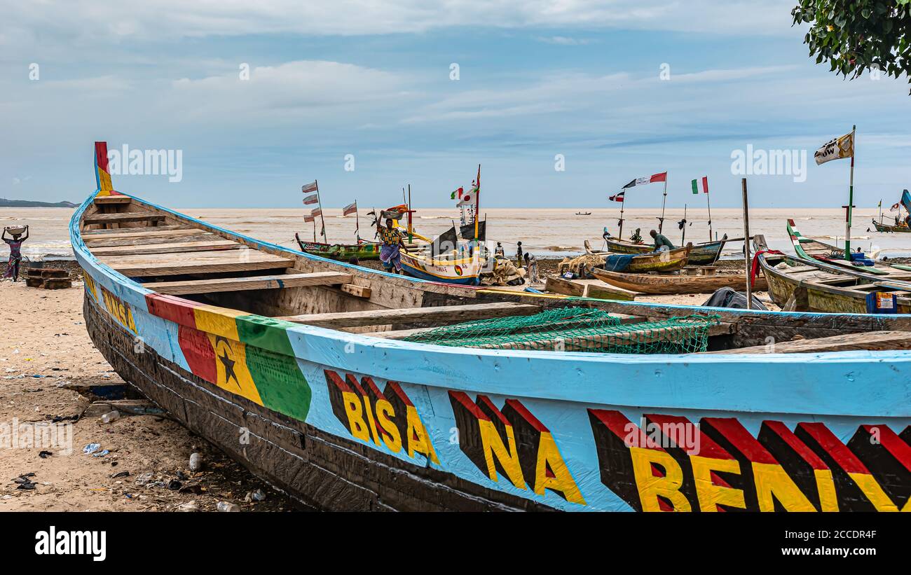 Frica Ghana, aldea de pescadores de Shama situada a las afueras de Takoradi. Un pueblo cuya principal industria consiste en la pesca Foto de stock