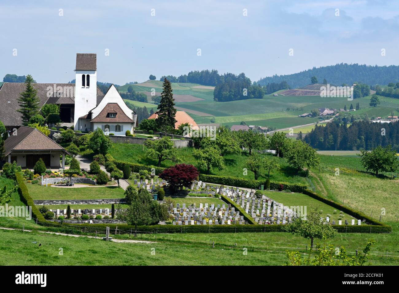 Iglesia Evangélica reformada y Cementerio, Affoltern IE, Suiza Foto de stock