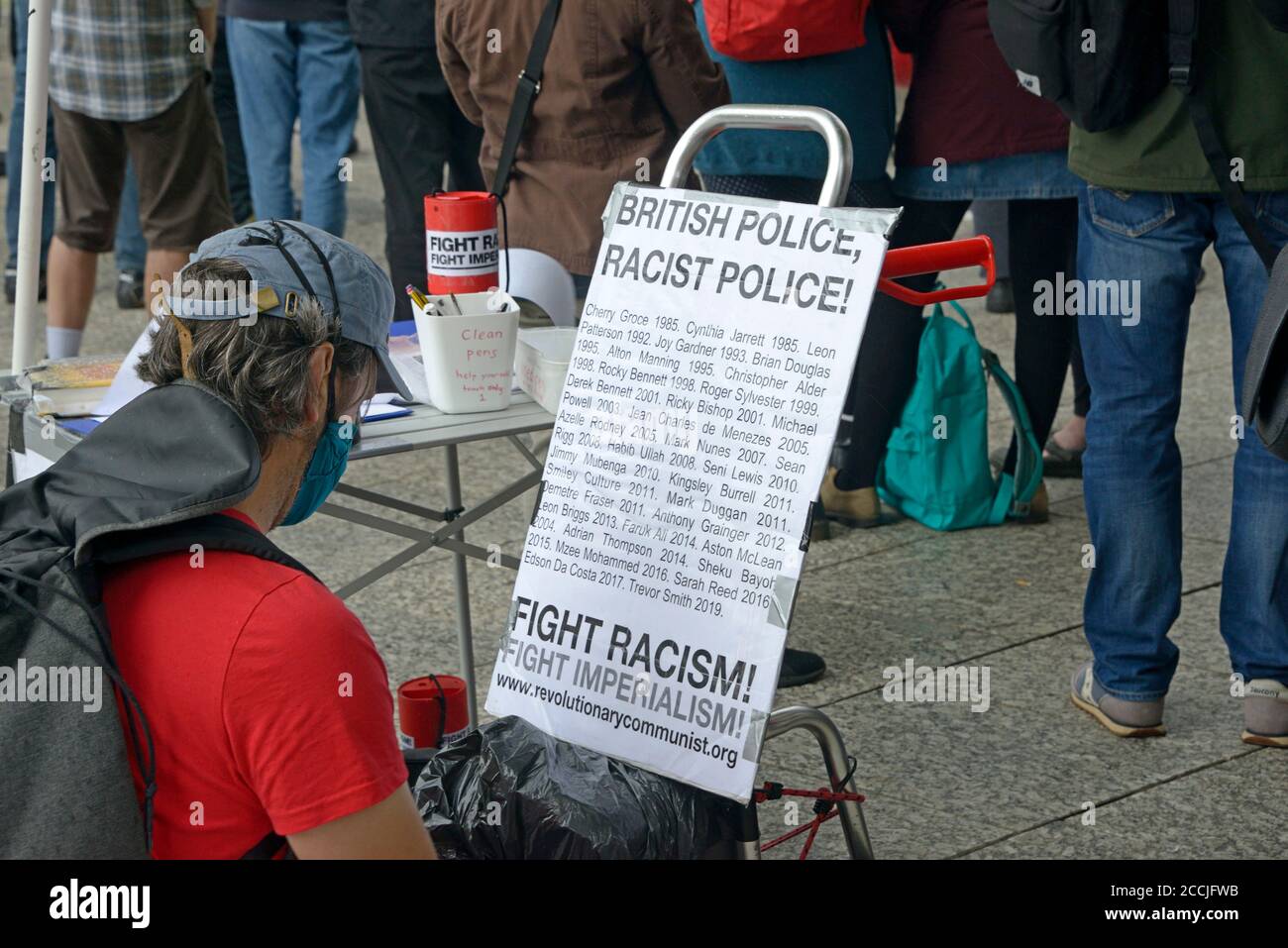 Ala izquierda, Anti Police, protester, Nottingham Foto de stock