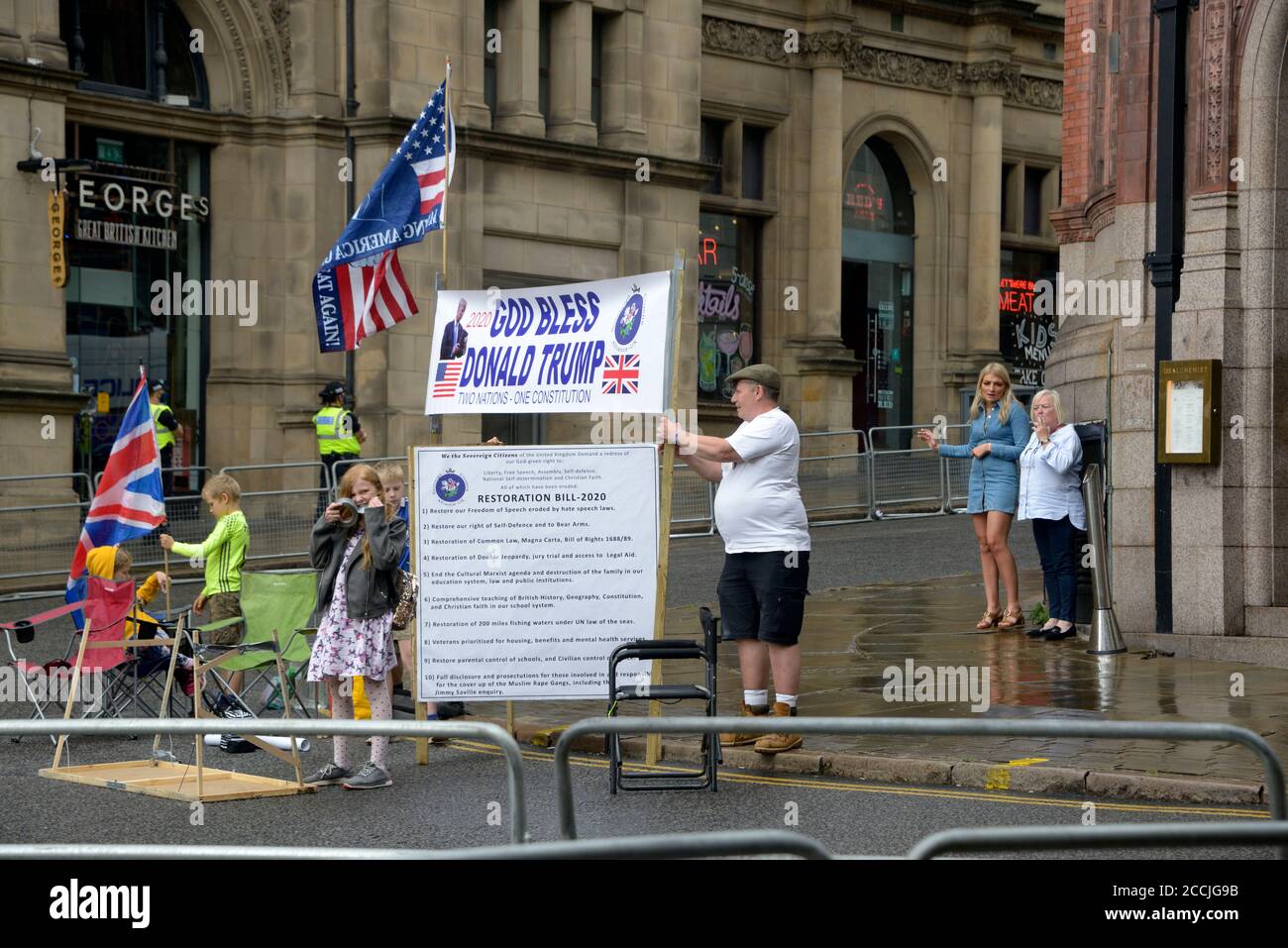 Partidario de Trump, en protesta de derecha, en Nottingham, Inglaterra Foto de stock