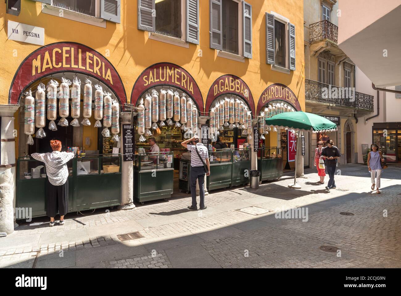 Lugano, Tesino, Suiza - 27 de julio de 2018: Vista de la famosa delicatessen Gabbani en via Pessina en el centro de Lugano Foto de stock