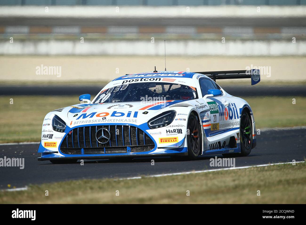 Schipkau Alemania 31 De Julio M Wishofer Aut J D Boccolacci Fra Team Zakspeed Bkk Mobil Oil Racing Deu Mercedes Amg Gt3 Evo Durante Los Deportes De Motor Adac El 31 De Julio De En Schipkau Alemania