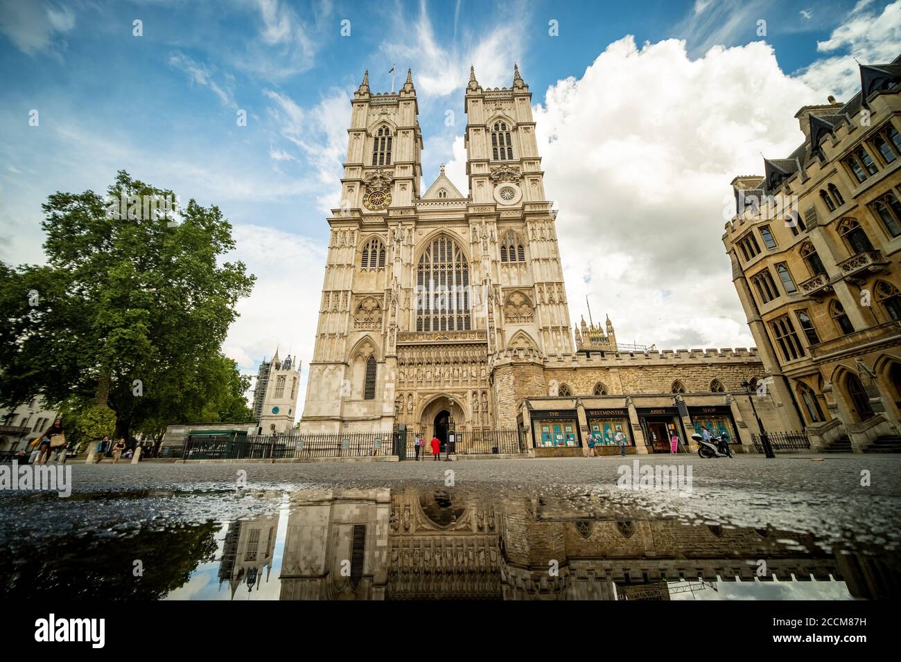 Londres- Westminster Abbey, famoso monumento británico y gótico de Londres Foto de stock