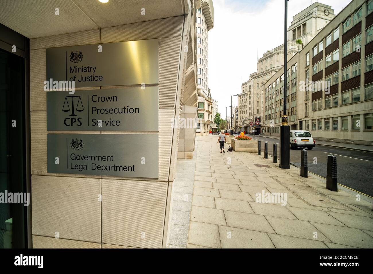 Londres- Agosto 2020: Ministerio de Justicia, Ministerio Fiscal de la Corona &. Edificio del Departamento Jurídico del Gobierno, Westminster. Foto de stock