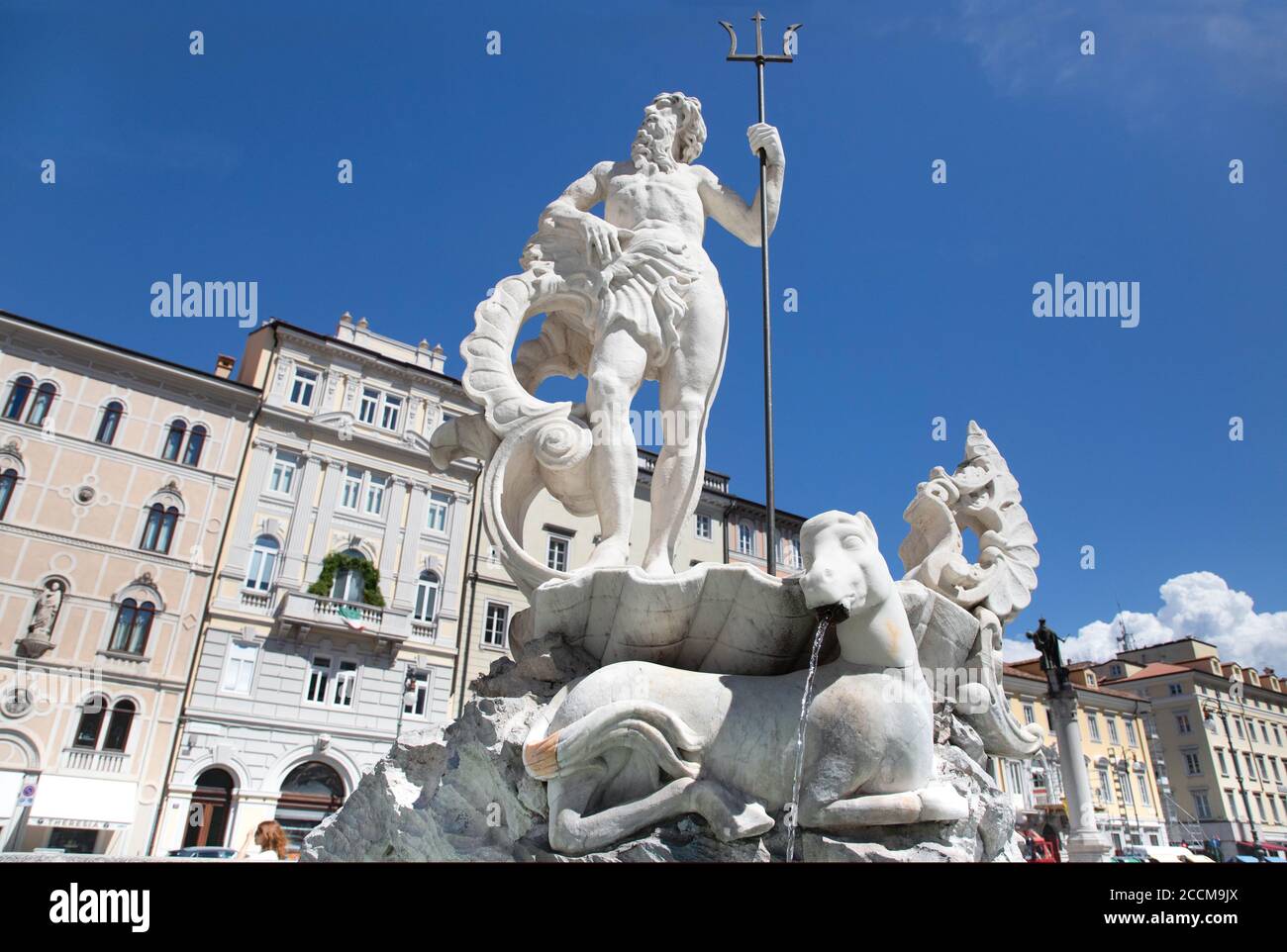 Detalle escultura de la Fuente de Neptuno - atracciones turísticas y.. Lugar para visitar en la ciudad de Trieste Foto de stock