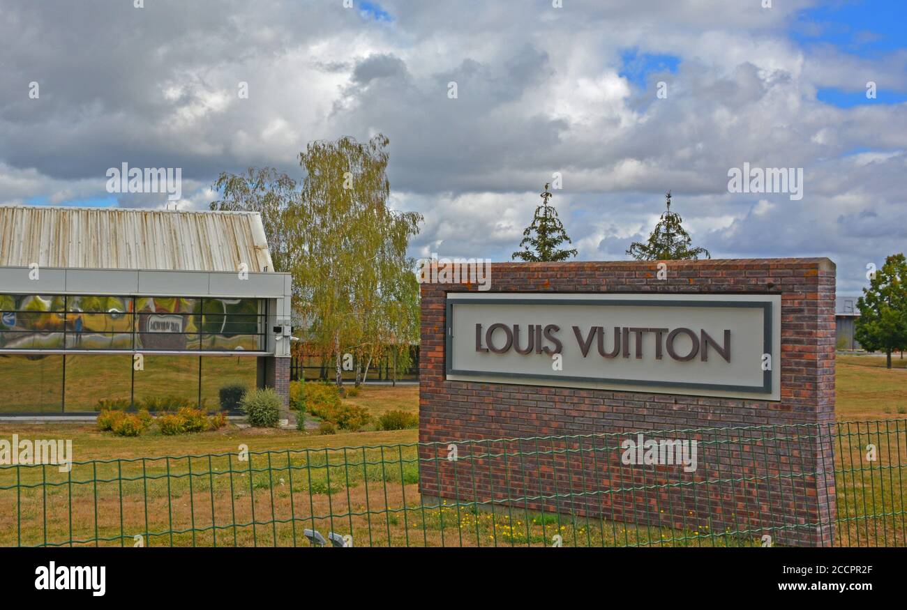 Fábrica de Louis Vuitton, Saint-pourçain sur Sioule, Allier,  Auvernia-Rhone-Alpes, Francia Fotografía de stock - Alamy