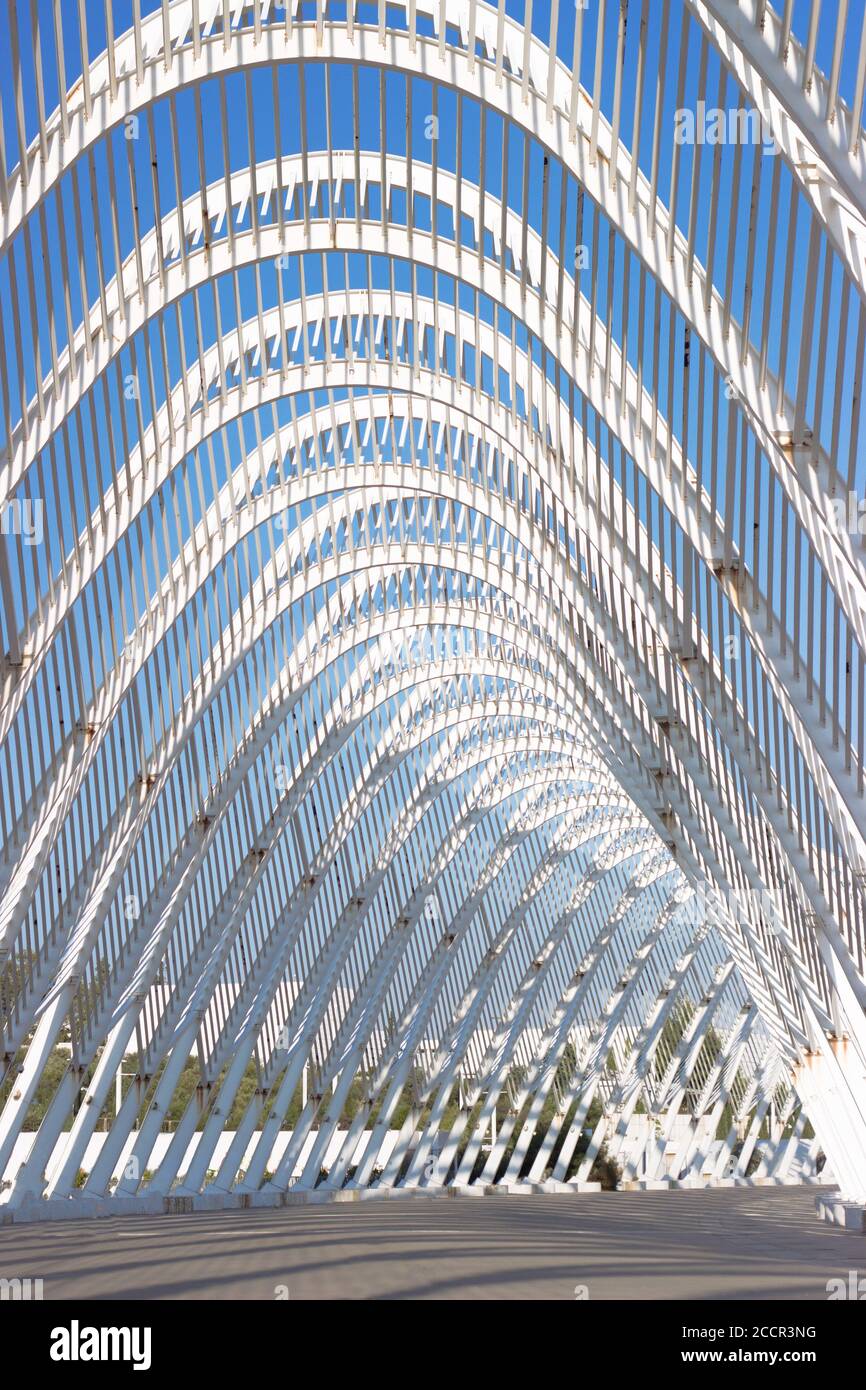 Atenas, Grecia - Agosto 03 2020: Arco de acero en el Estadio Olímpico de Atenas, Grecia Foto de stock