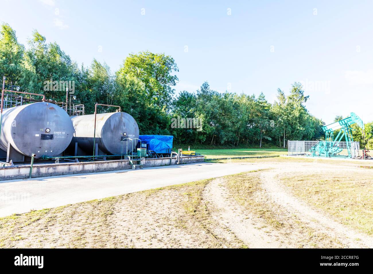 Producción de petróleo crudo, petróleo en tierra, petróleo crudo, producción de petróleo, yacimiento petrolífero en tierra Lincolnshire Reino Unido Inglaterra, yacimiento petrolífero en Reino Unido, yacimiento petrolífero en Reino Unido, petróleo, crudo Foto de stock