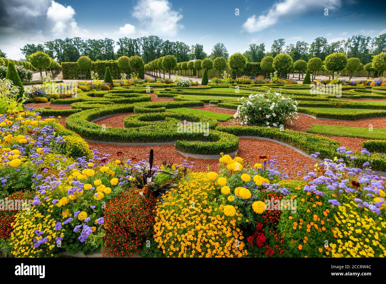 hermoso parque paisajístico palacio jardín formal Foto de stock