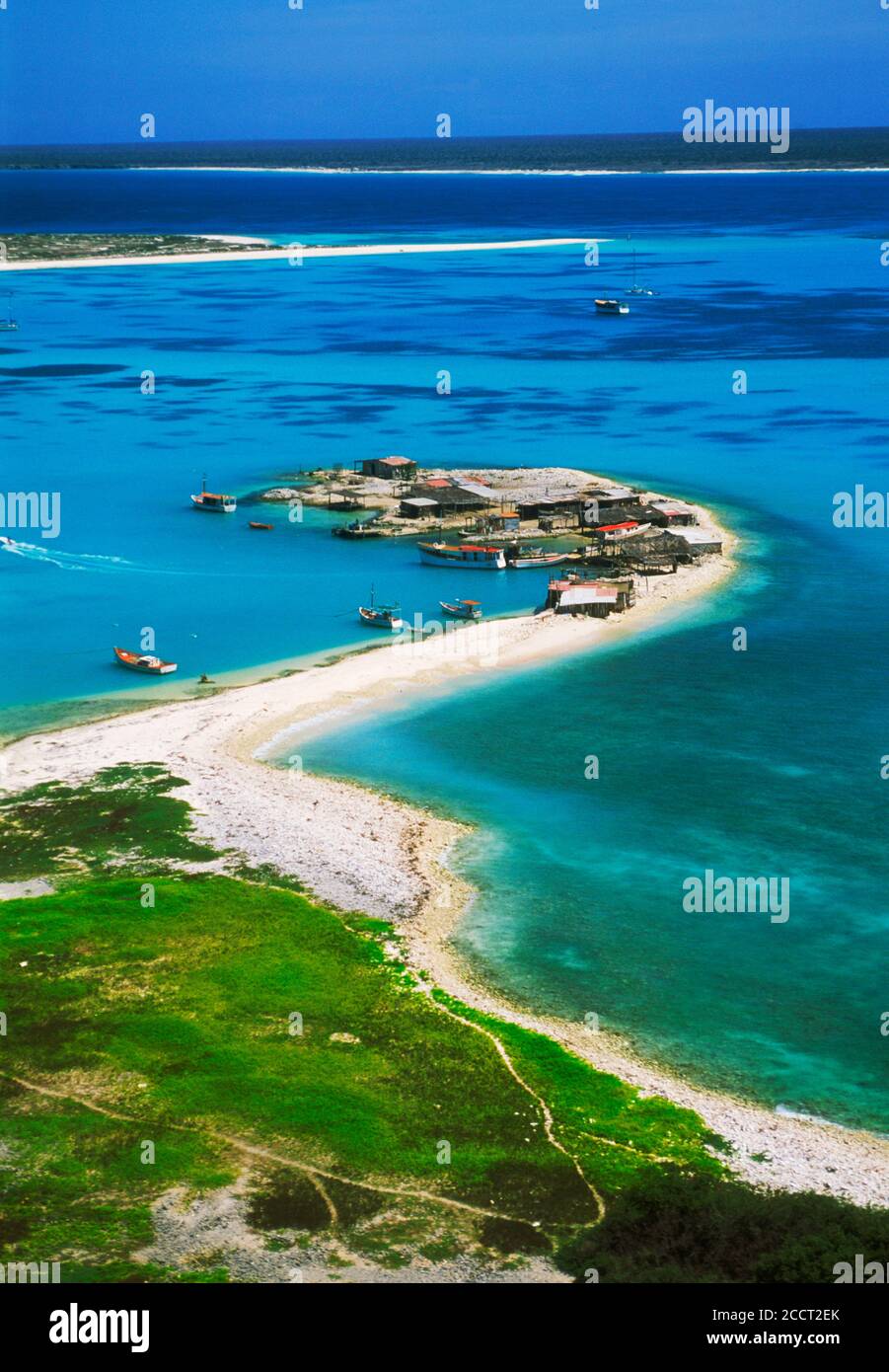Vista aérea de la Tortuga islas en el Mar Caribe frente a Venezuela costa Foto de stock