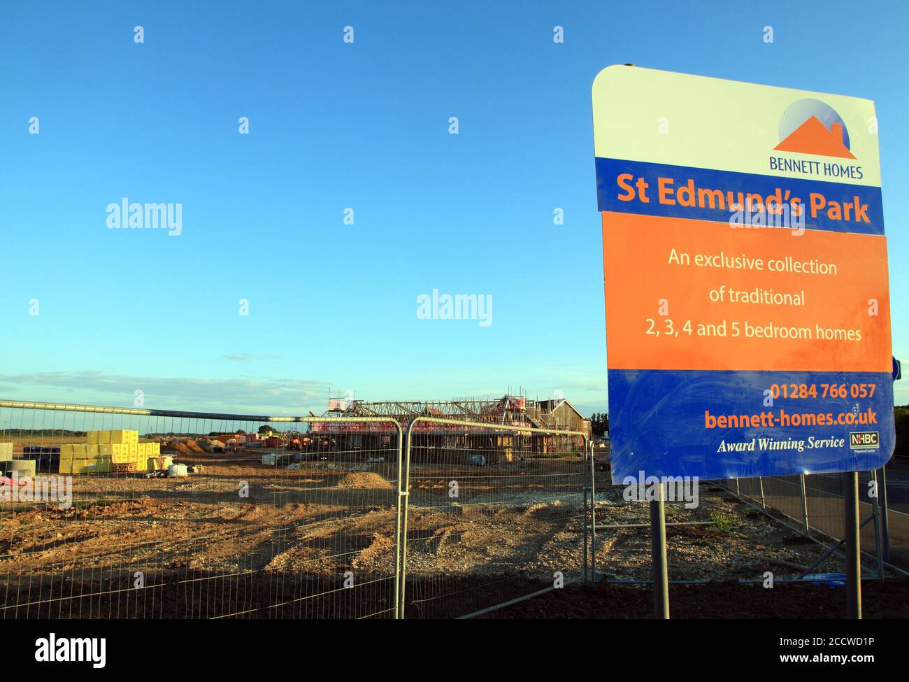 Bennett Homes, sitio de construcción, casas nuevas, tierras agrícolas anteriores, St. Edmund''s Park, Hunstanton, Norfolk, Inglaterra, Reino Unido Foto de stock