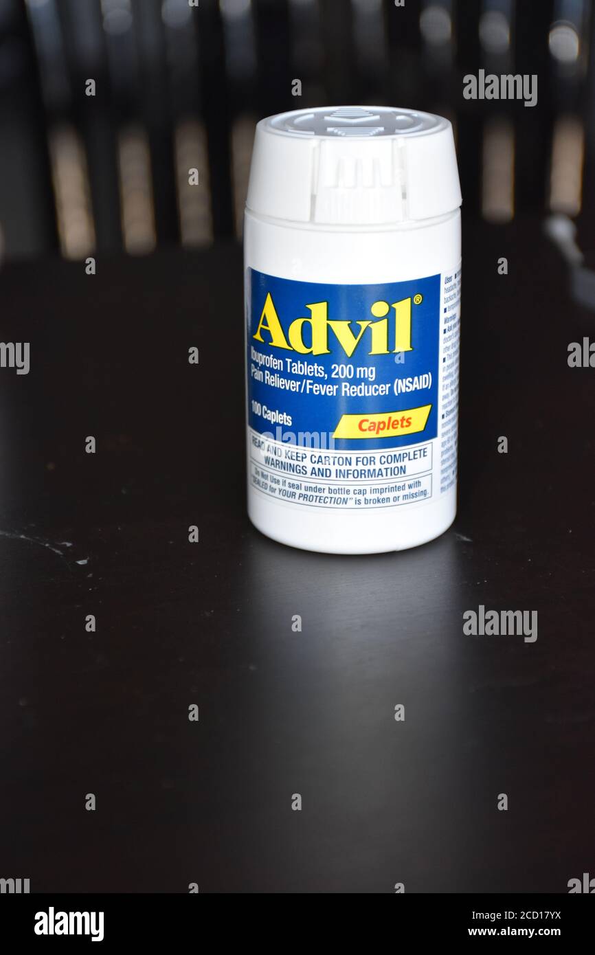 Advil bottle fotografías e imágenes de alta resolución - Alamy
